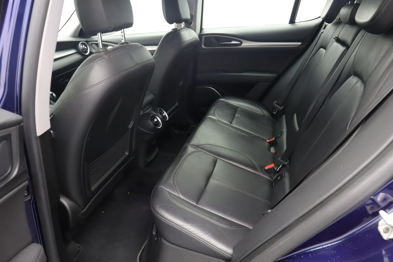 Alfa Romeo Stelvio | Mobile.bg � ����������� 10