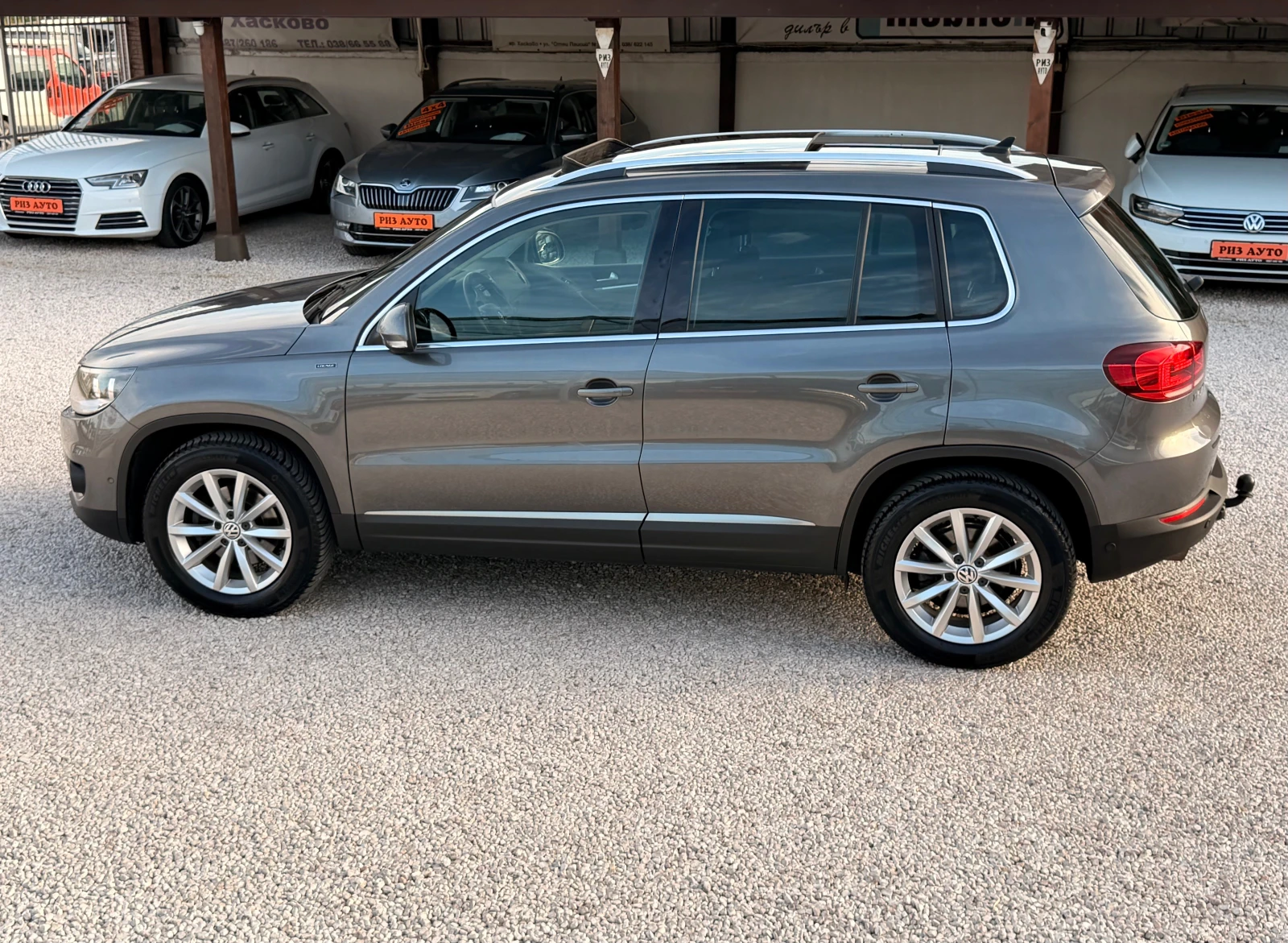 VW Tiguan 2.0TDI* 100%km* NAVI* FACE* 150ks* PANORAMA* KAMER, снимка 12 - Автомобили и джипове - 56094009