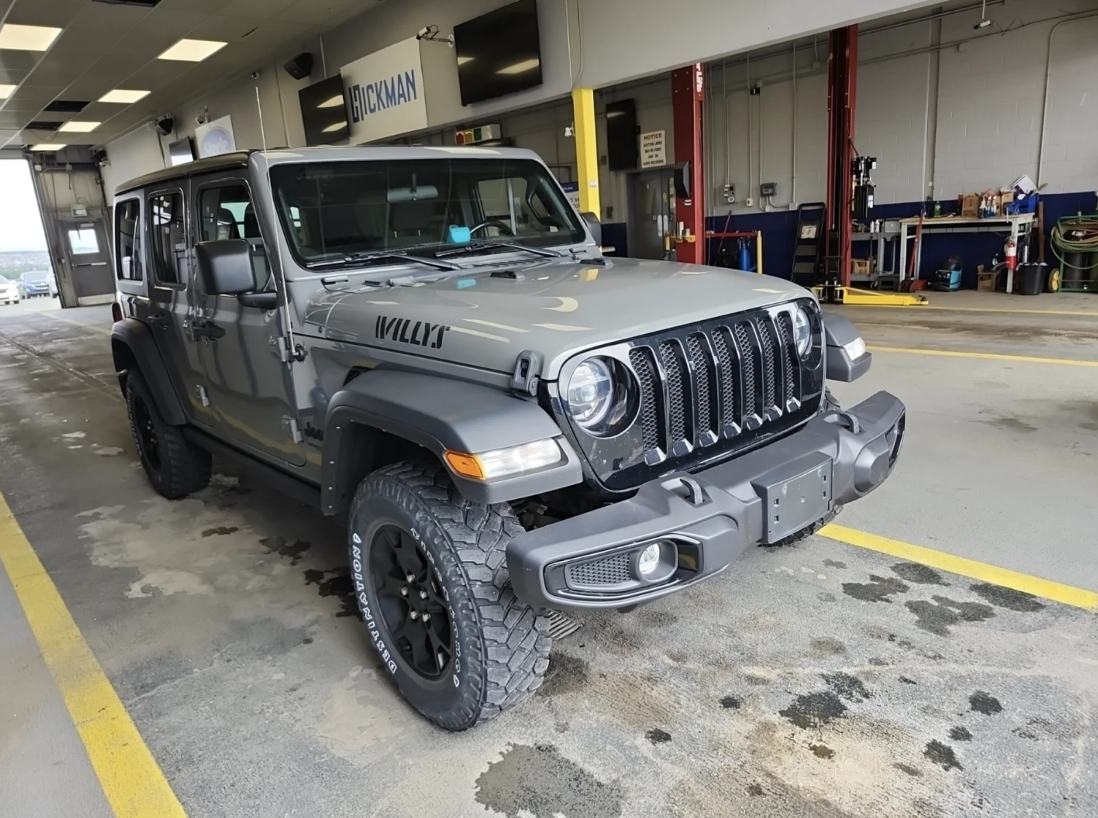 Jeep Wrangler 2022 Jeep Wrangler 4x4 Unlimited Willys, снимка 2 - Автомобили и джипове - 56099475