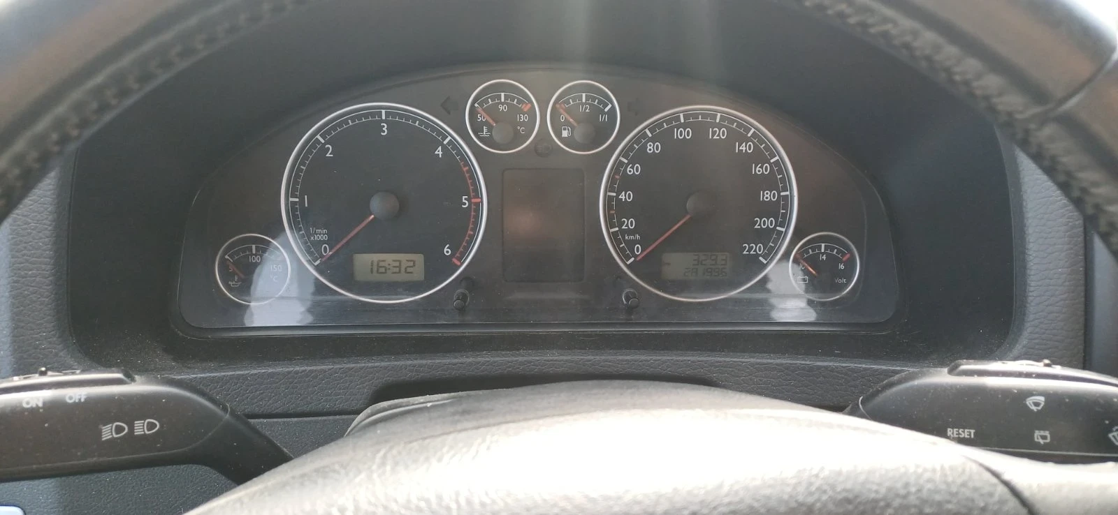 VW T5 Multivan 4x4, снимка 11 - Бусове и автобуси - 54789926
