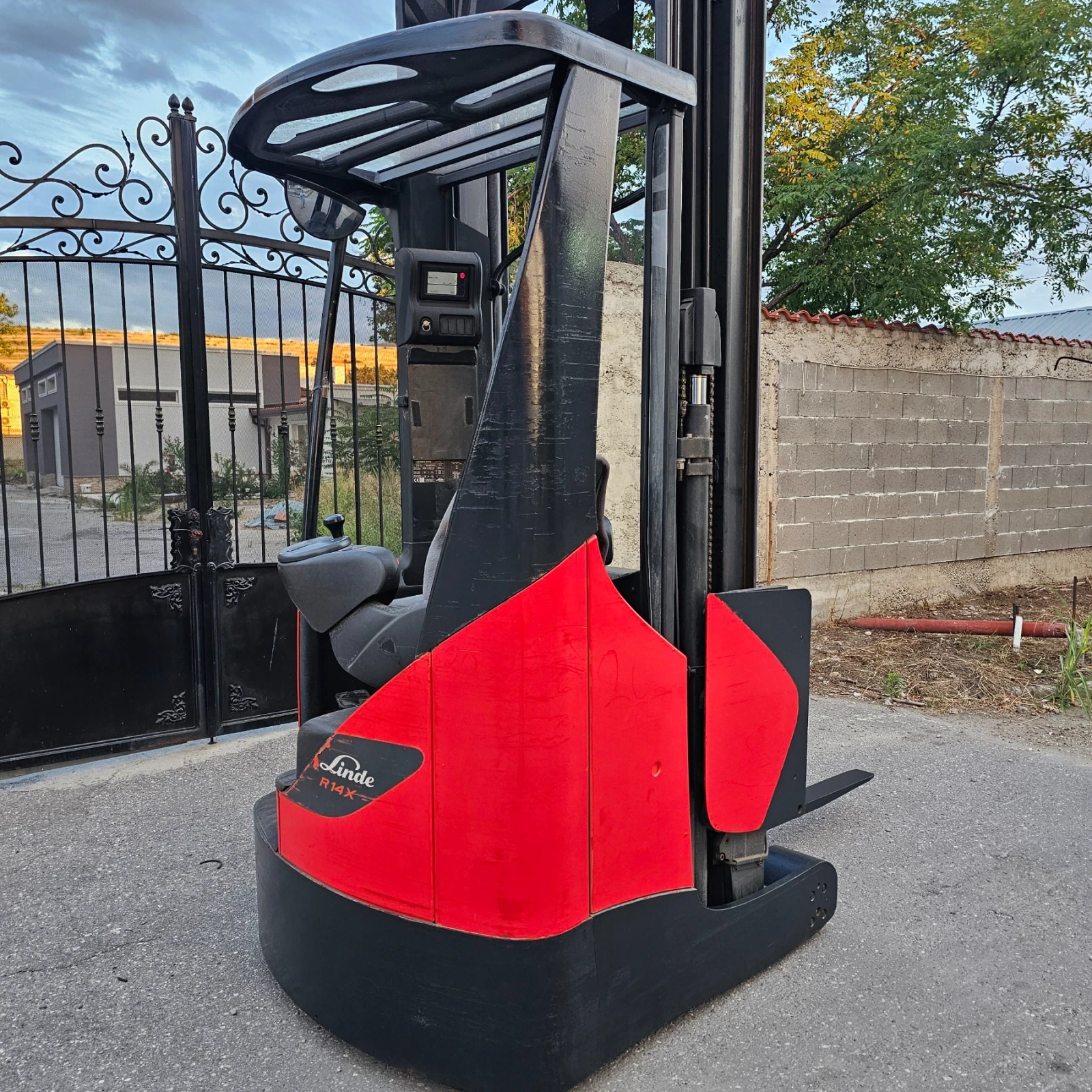 Електрокар Linde R14x, снимка 9 - Индустриална техника - 55562763