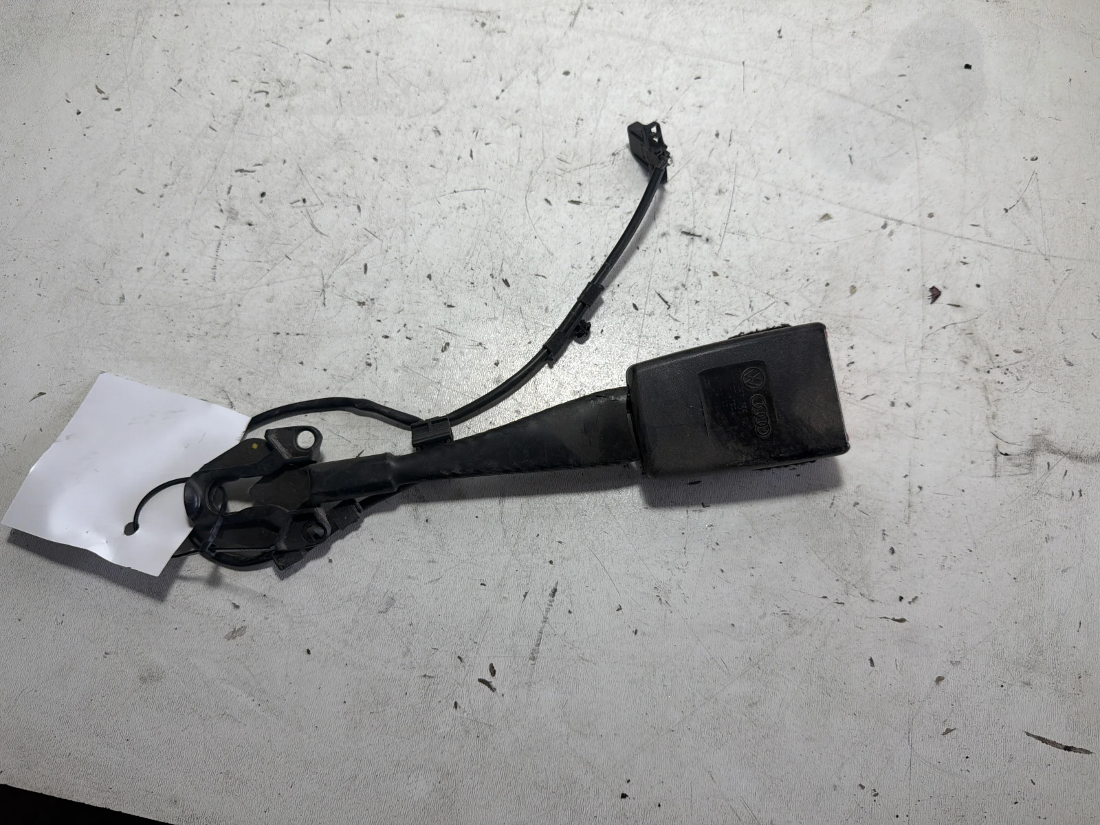 закопчалка колан 8K0857755F Audi A4