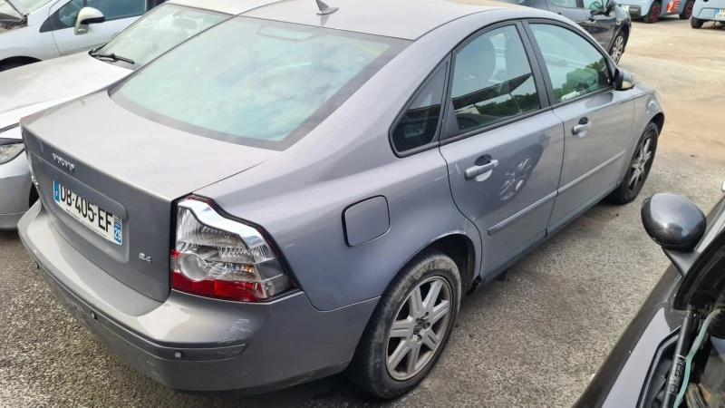 Volvo S40 2.4i, снимка 4 - Автомобили и джипове - 48320074