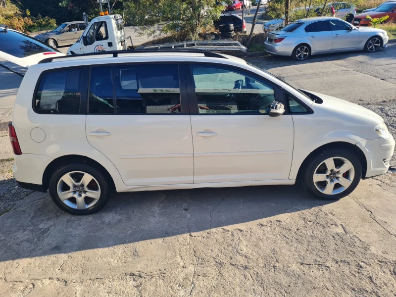 VW Touran 1.9 TDI, снимка 2 - Автомобили и джипове - 47527955