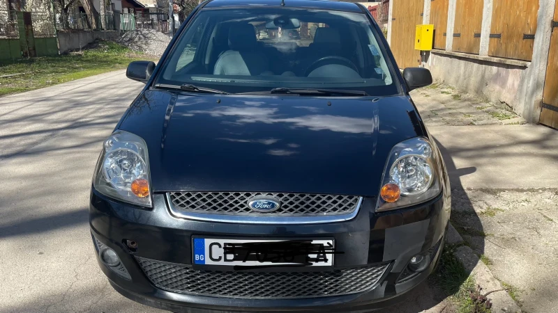 Ford Fiesta, снимка 1 - Автомобили и джипове - 47751938