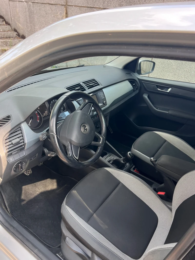 Skoda Fabia, снимка 4 - Автомобили и джипове - 52616137