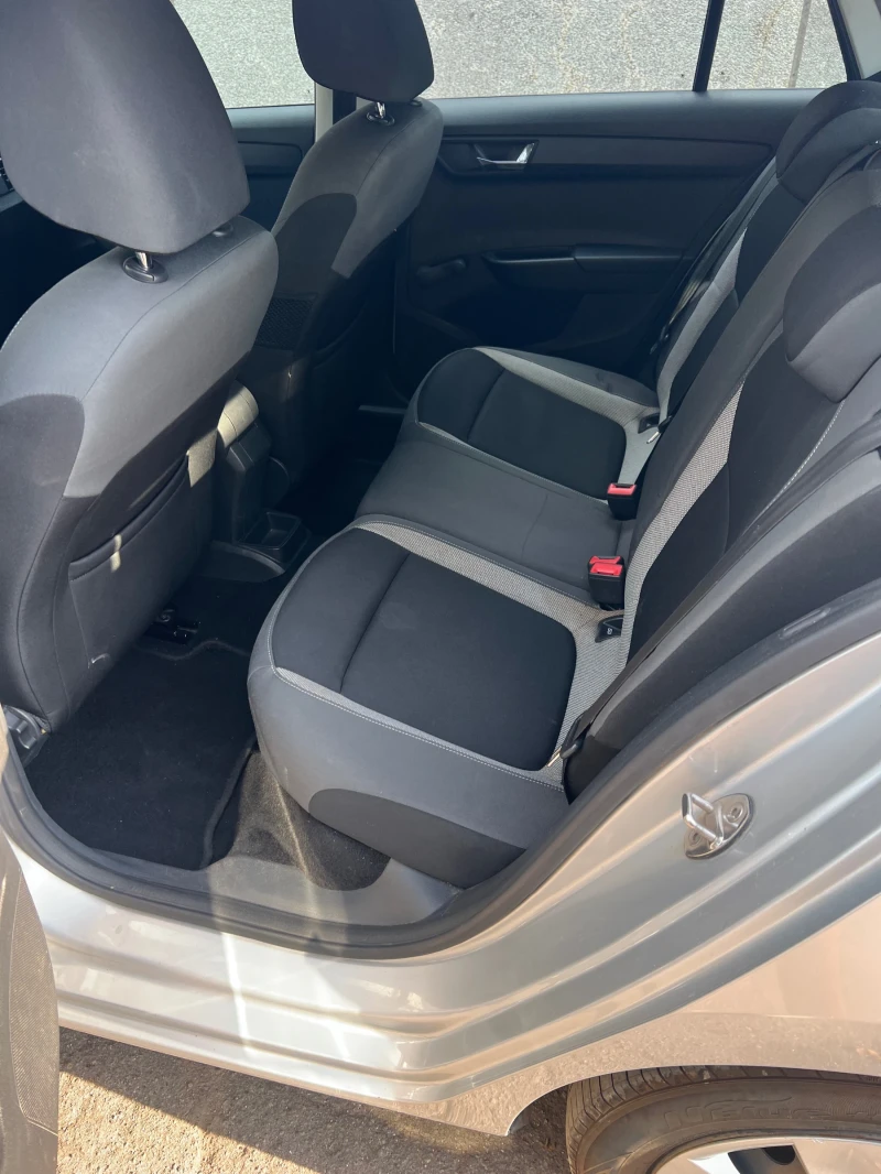 Skoda Fabia, снимка 6 - Автомобили и джипове - 52616137