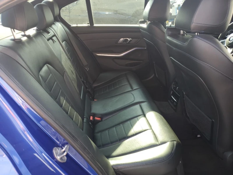 BMW 330 M-PACKET* HEAD-UP* HI-FI* PANORAMA, снимка 10 - Автомобили и джипове - 52818032