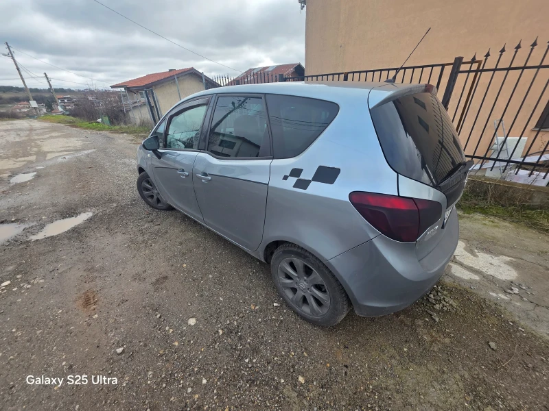 Opel Meriva 1.7cdti, снимка 10 - Автомобили и джипове - 52903757
