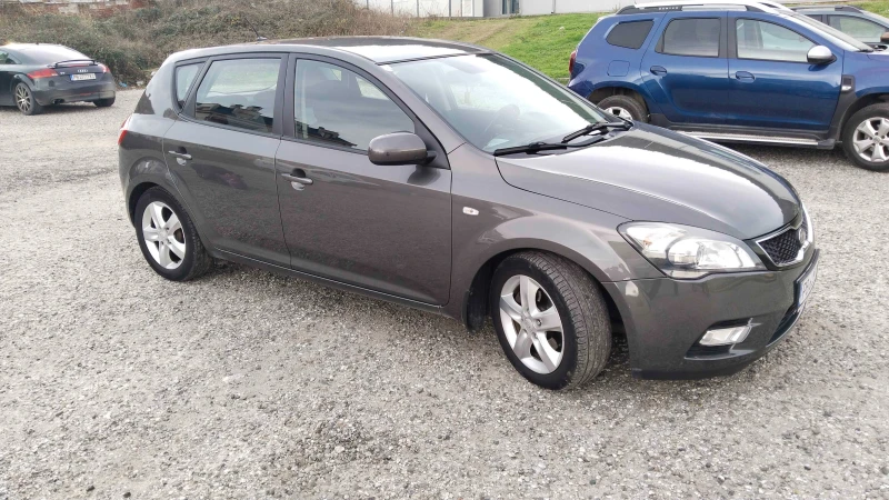 Kia Ceed, снимка 9 - Автомобили и джипове - 53018885