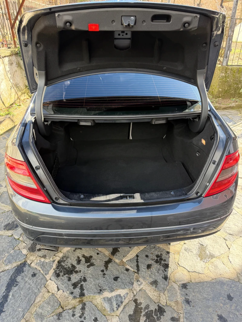 Mercedes-Benz C 220, снимка 10 - Автомобили и джипове - 53411624