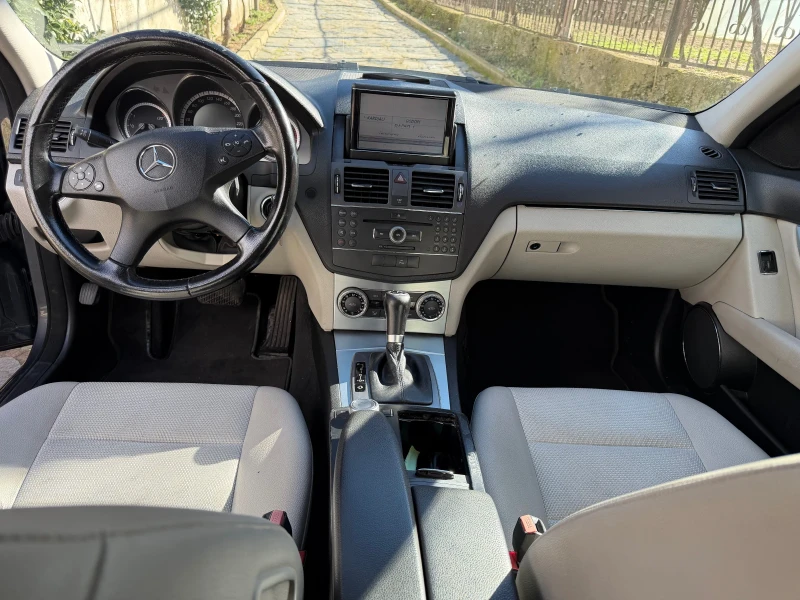 Mercedes-Benz C 220, снимка 8 - Автомобили и джипове - 53411624