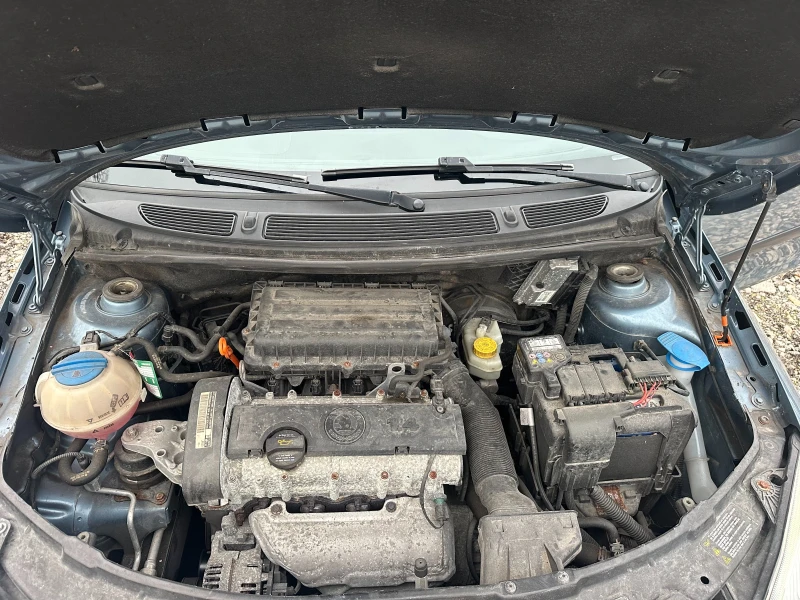 Skoda Fabia 1.4i 86kc, снимка 15 - Автомобили и джипове - 53456958