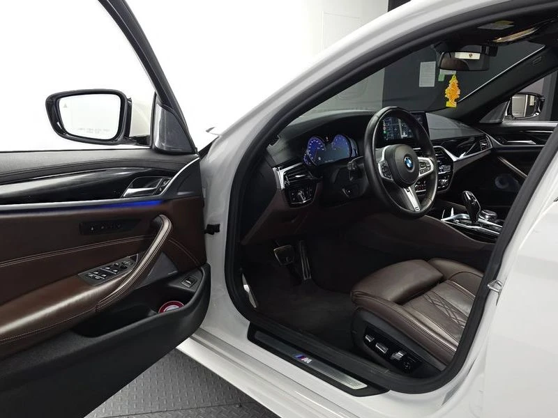 BMW 540 540I xDrive M Sports Plus, снимка 6 - Автомобили и джипове - 55505445
