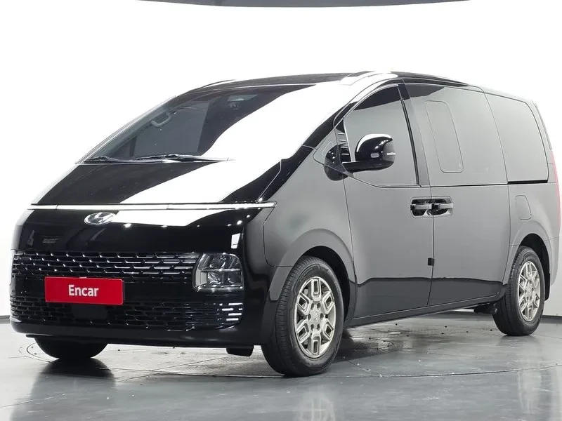 Hyundai Staria 5-Seater Modern