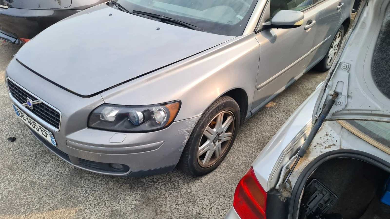 Volvo S40 2.4i - изображение 2