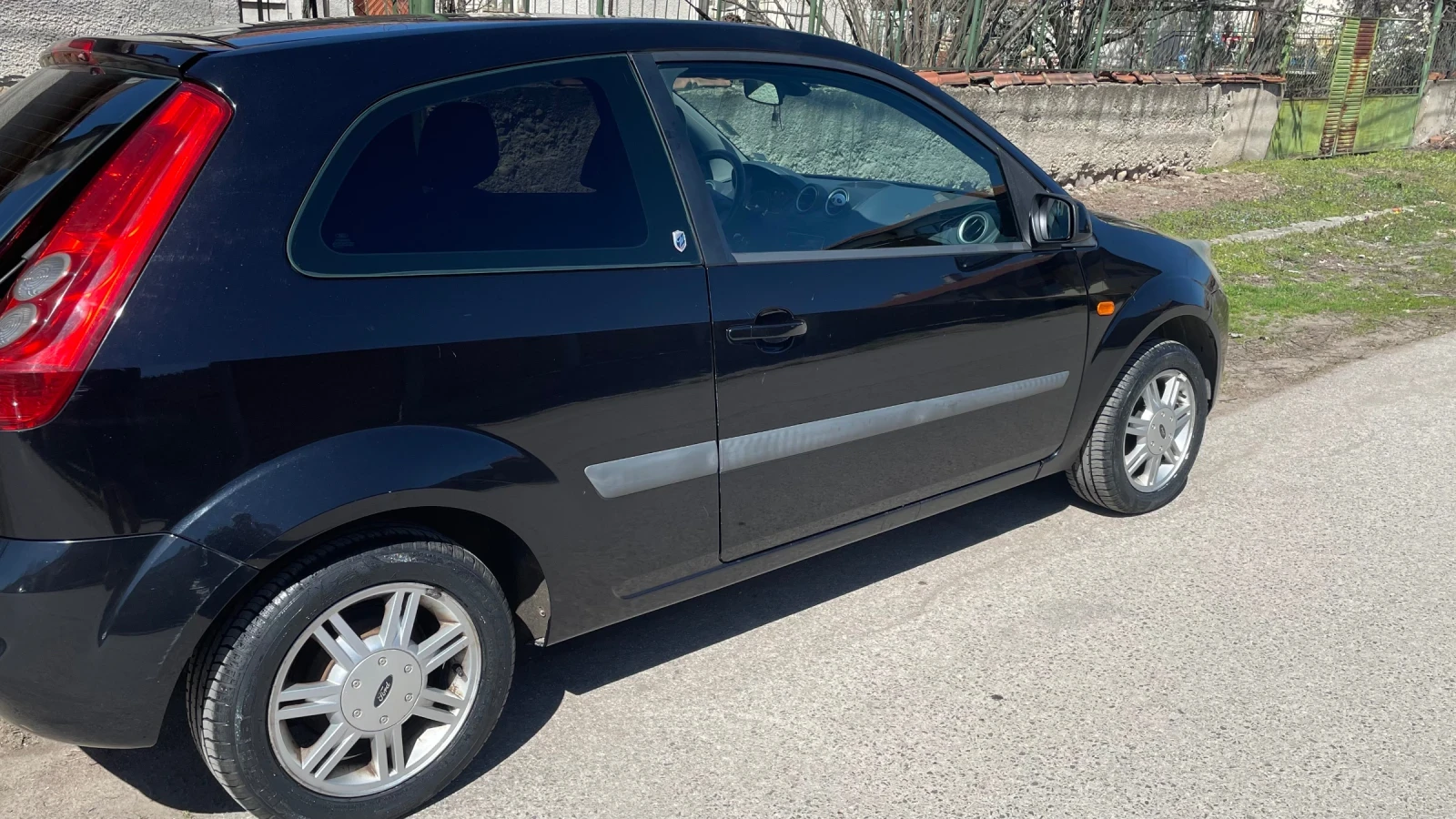 Ford Fiesta 1.6 tdci - изображение 2