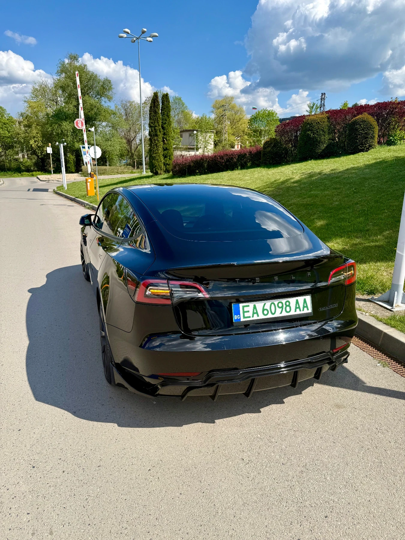 Tesla Model 3 Long Range - изображение 3
