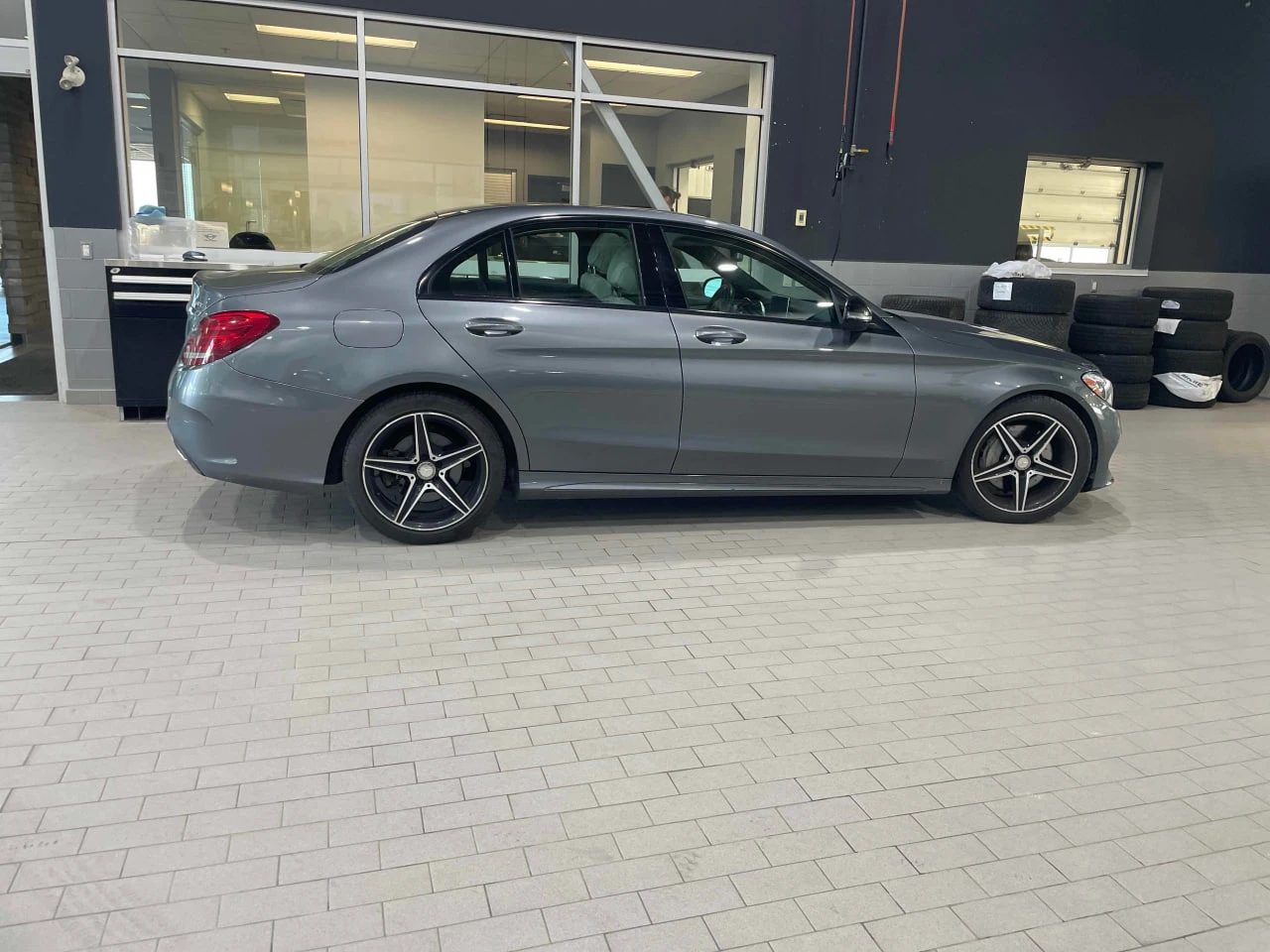 Mercedes-Benz C 300 * CARFAX * АВТО КРЕДИТ * ЦЕНА ДО БГ! - изображение 3
