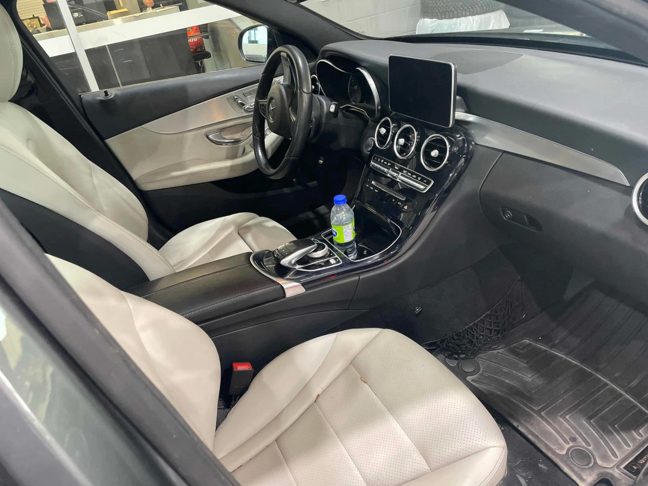 Mercedes-Benz C 300 * CARFAX * АВТО КРЕДИТ * ЦЕНА ДО БГ! - изображение 6