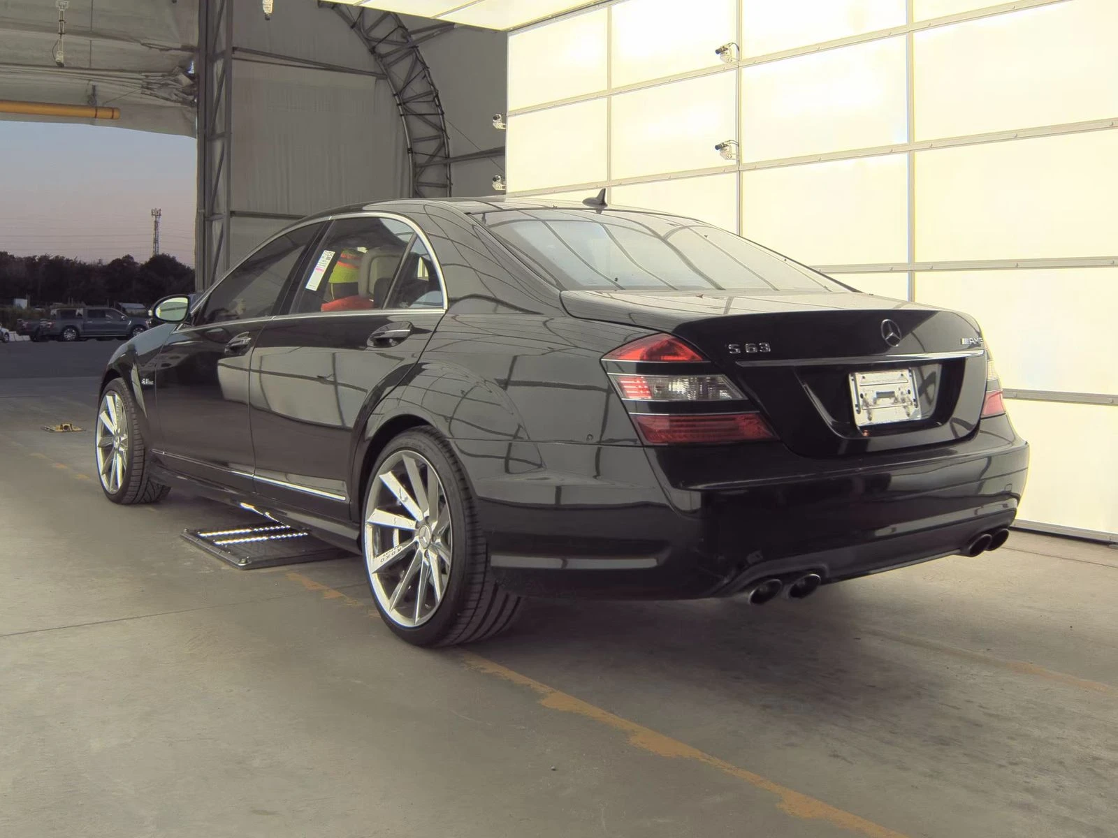 Mercedes-Benz S 63 AMG AMG* DISTRONIK* DESIGNO* NIGHT VIEW* МАСАЖ* ОБДУХ* - изображение 6