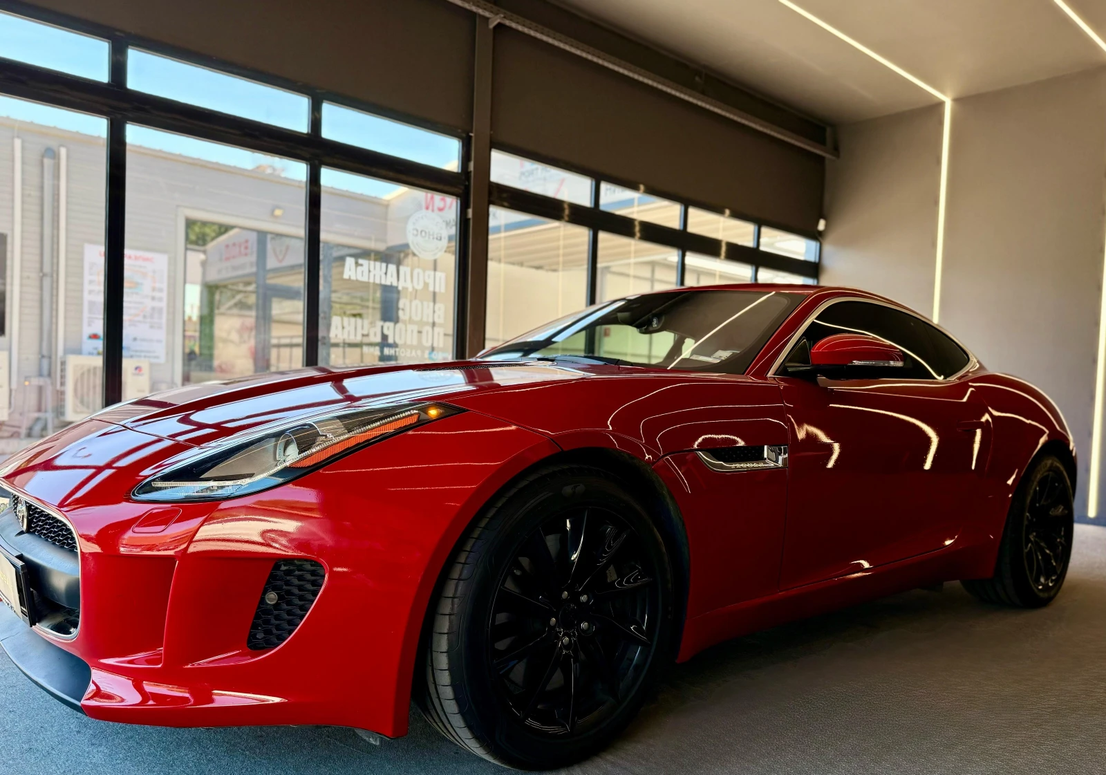 Jaguar F-Type  P340 V6* Automatic* Лизинг* Meridian - изображение 2