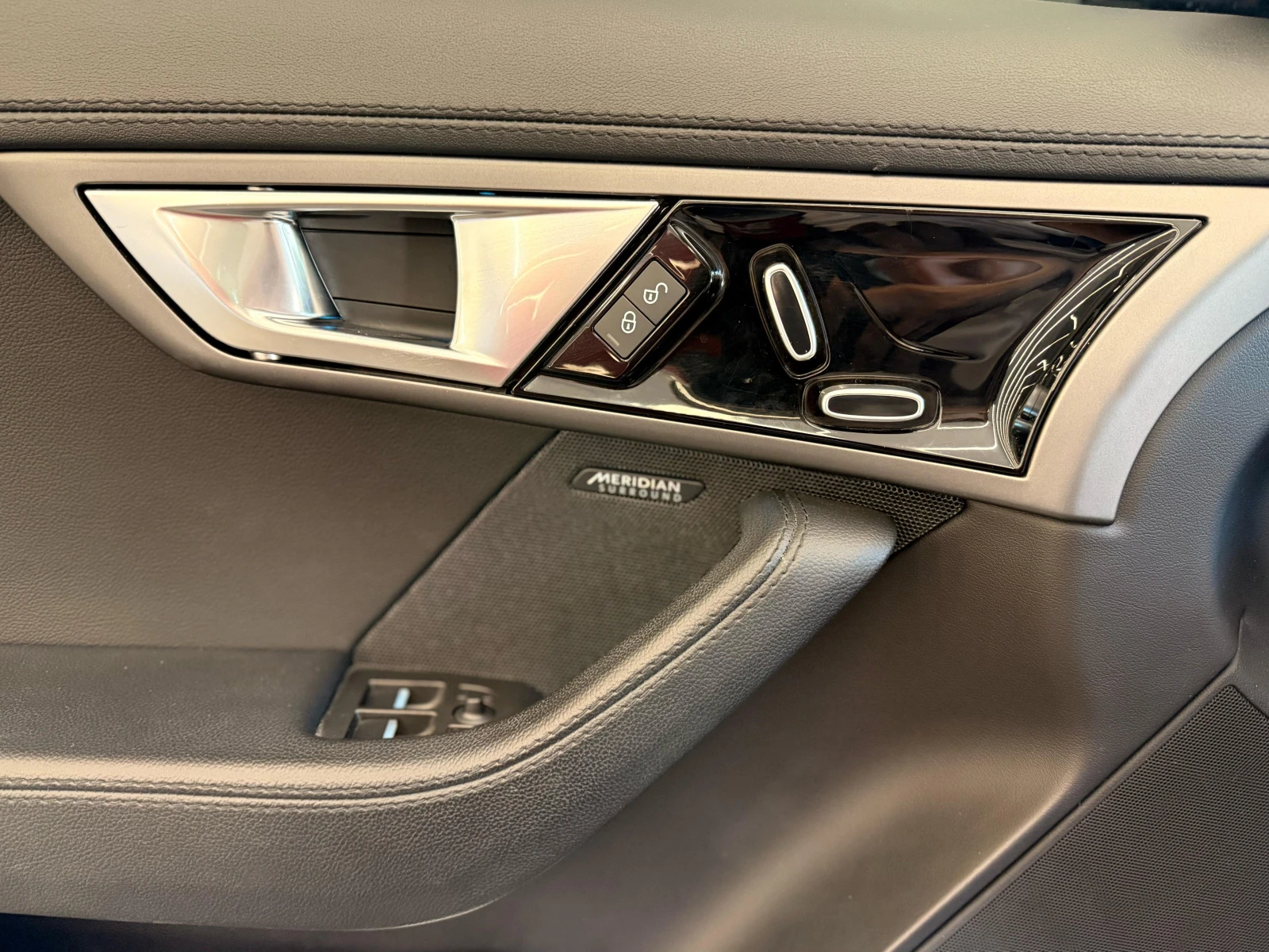 Jaguar F-Type  P340 V6* Automatic* Лизинг* Meridian - изображение 7