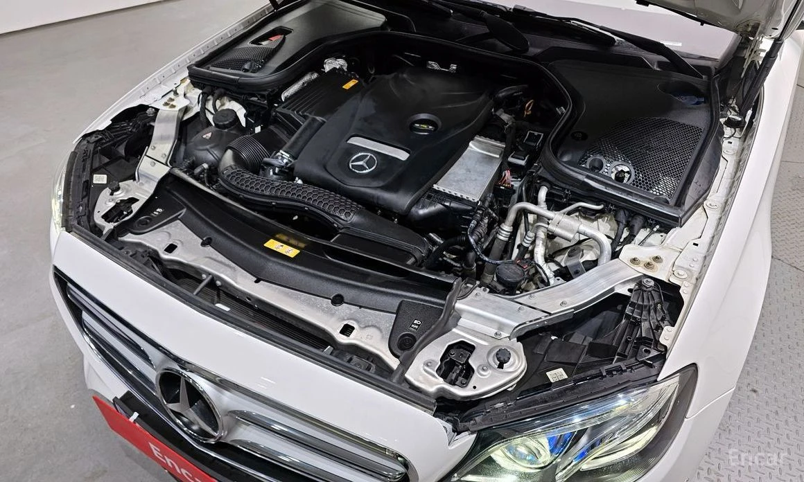 Mercedes-Benz E 300  - изображение 6