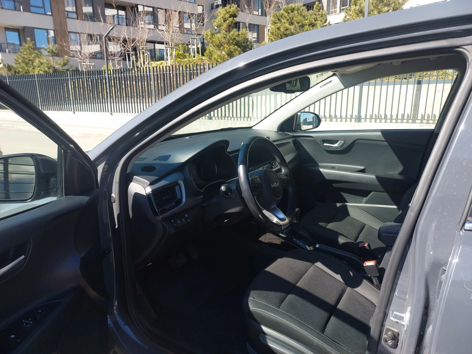 Kia Rio FL 1.0 LX 7AT 5D. Гаранция. Автоматик. , снимка 10 - Автомобили и джипове - 53665283