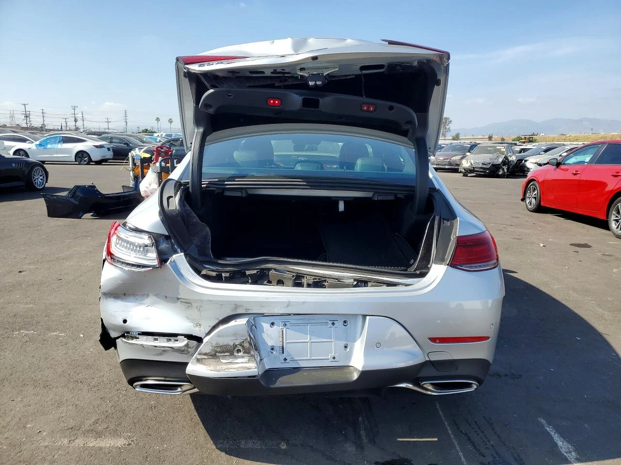 Mercedes-Benz CLS 450 * BURMESTER* ОБДУХВАНЕ* KEYLESS* ПОДГРЕВ* КАМЕРИ* , снимка 6 - Автомобили и джипове - 54150347