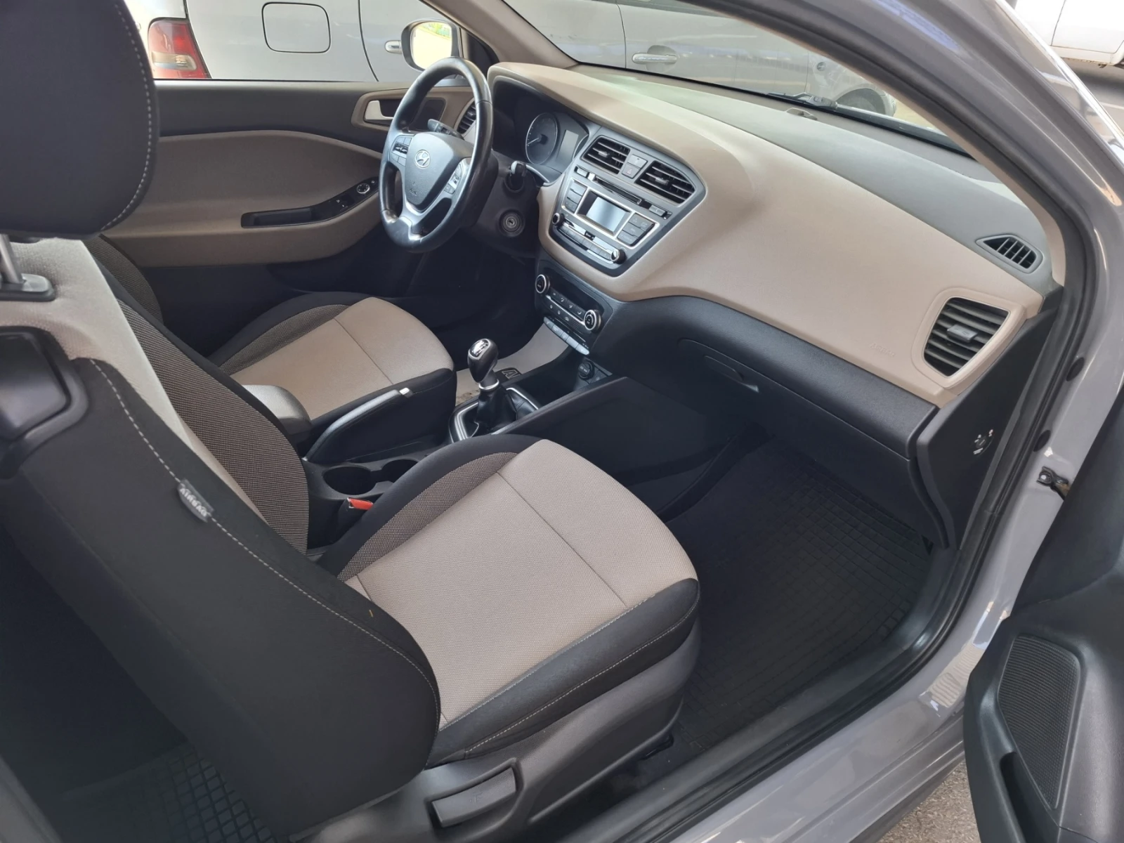 Hyundai I20 1.4* PANORAMA* Trend* LED* EURO6, снимка 12 - Автомобили и джипове - 54340677