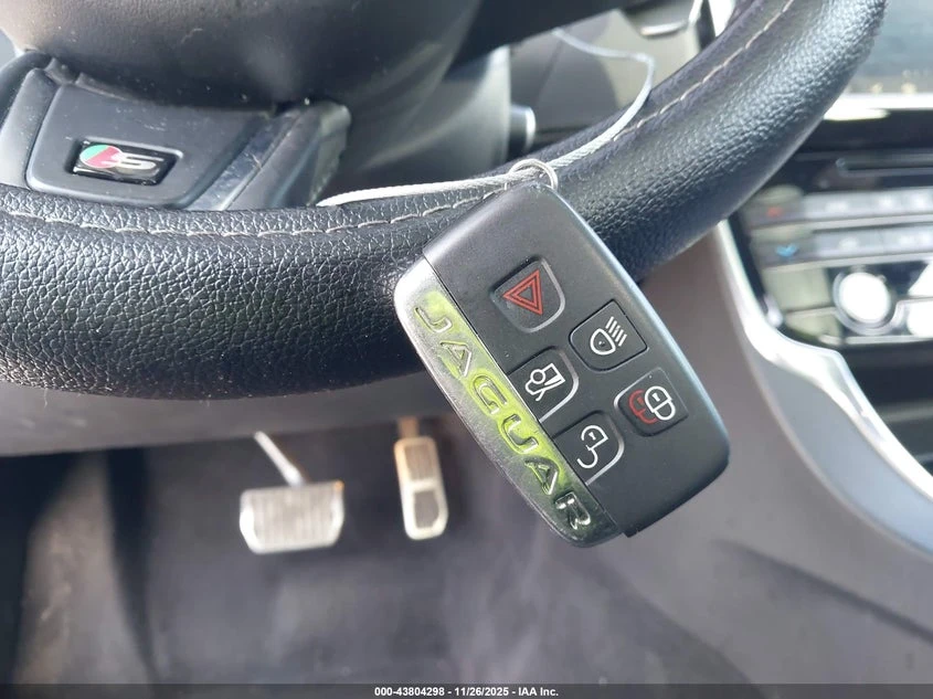 Jaguar XE 3l S, снимка 11 - Автомобили и джипове - 54365963