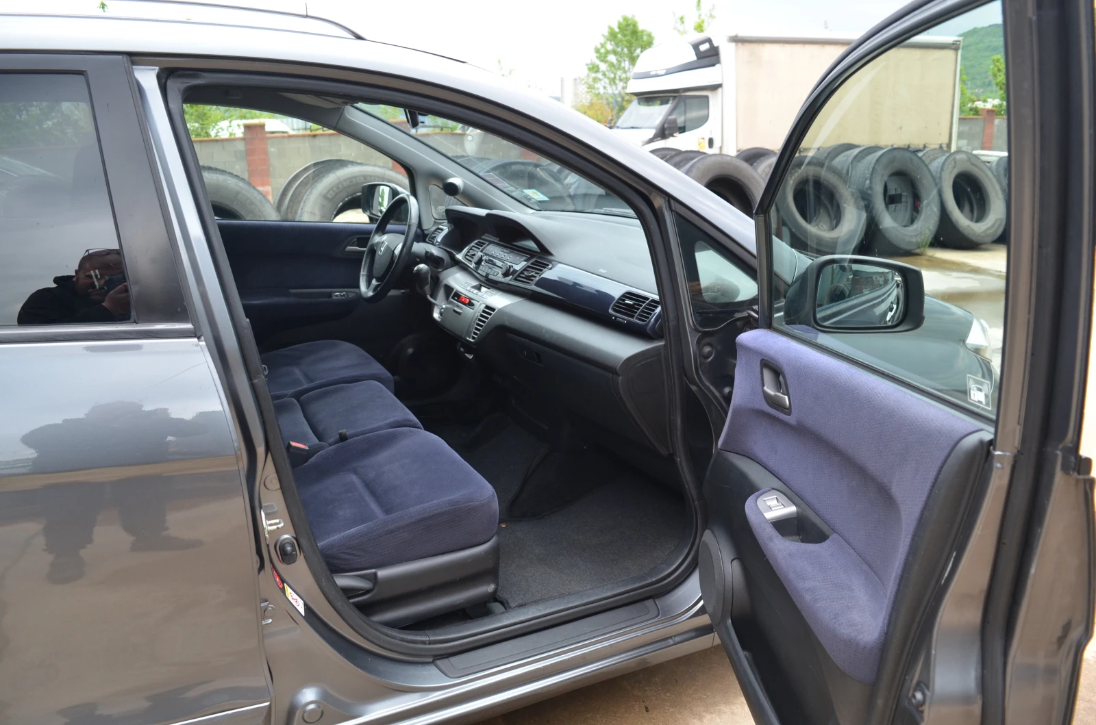 Honda Fr-v 1.8, снимка 14 - Автомобили и джипове - 54774806