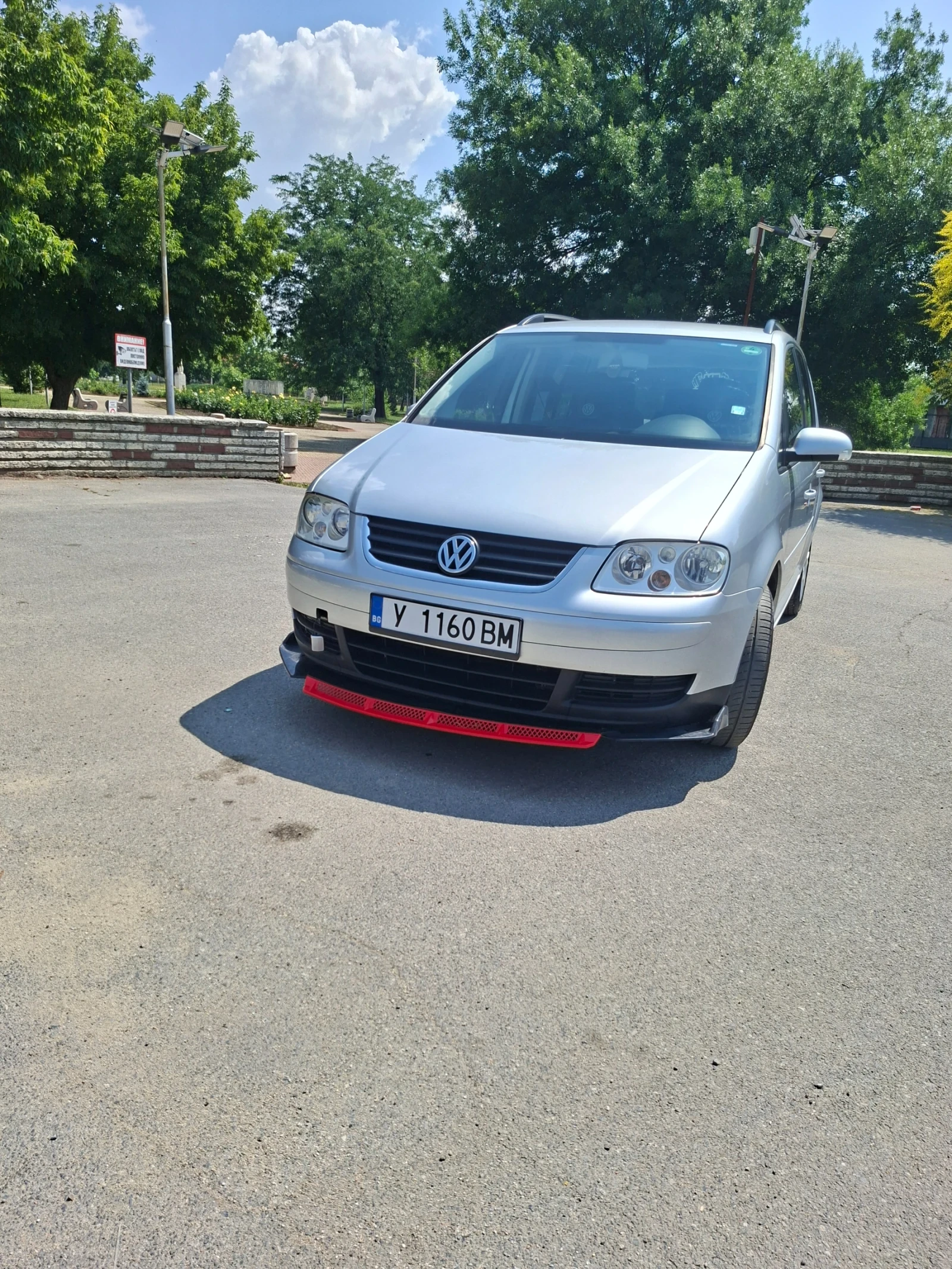 VW Touran, снимка 2 - Автомобили и джипове - 55145579
