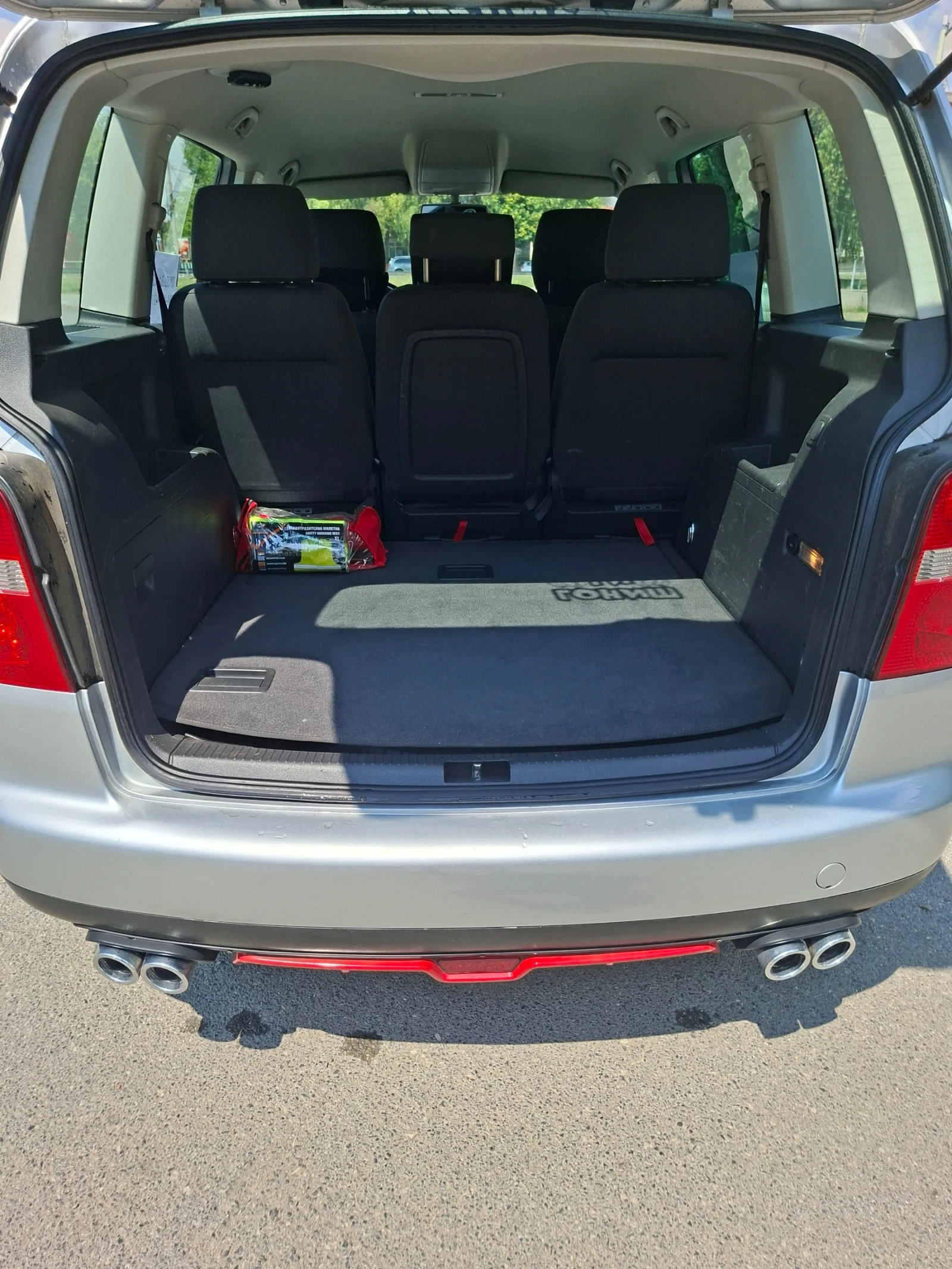 VW Touran, снимка 9 - Автомобили и джипове - 55145579