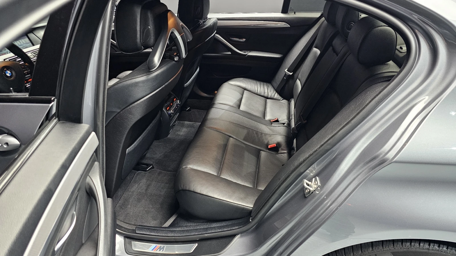 BMW 550 I XDRIVE, снимка 15 - Автомобили и джипове - 55448056