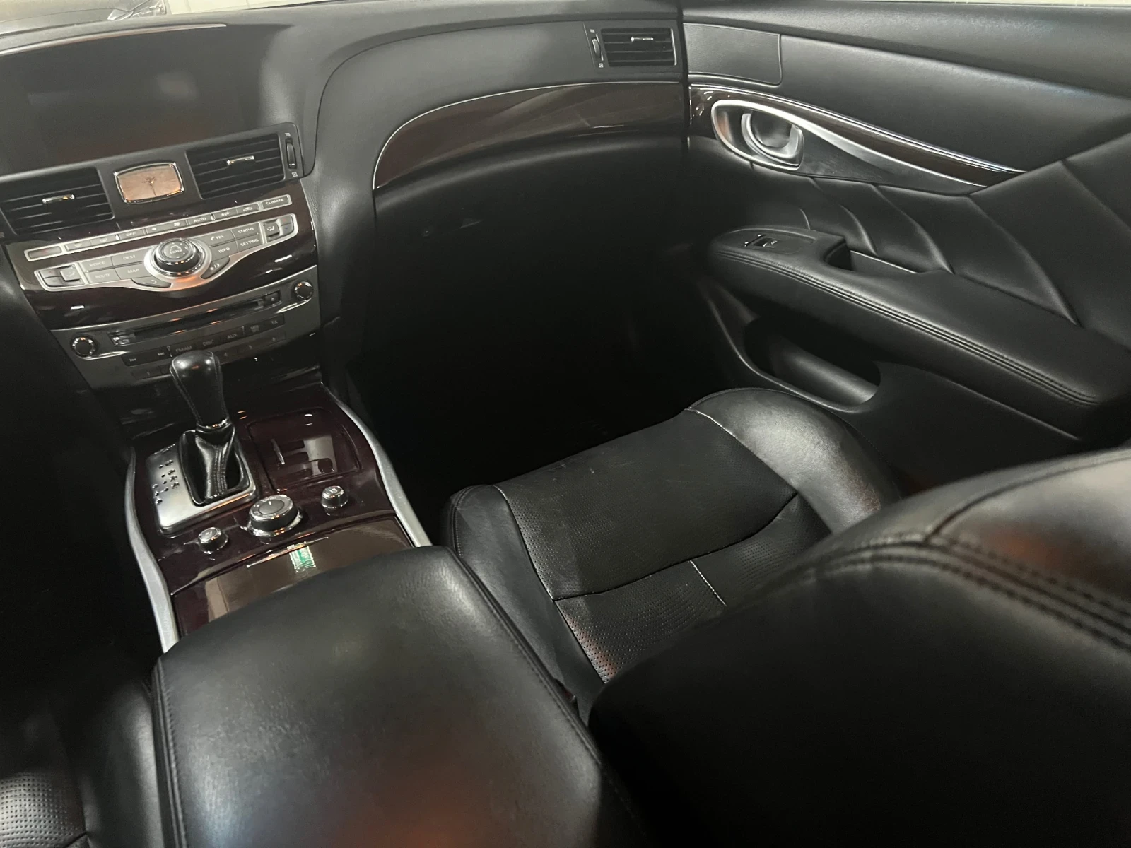 Infiniti M M35h, снимка 10 - Автомобили и джипове - 55705552
