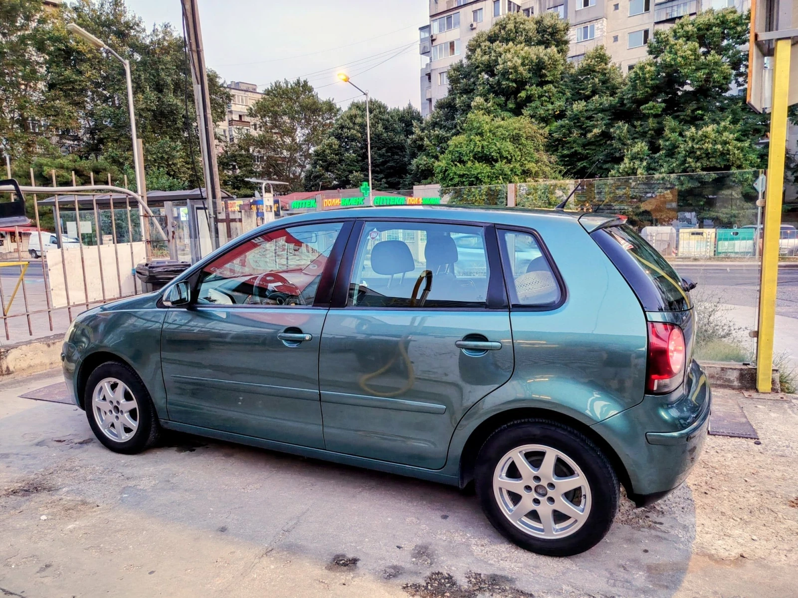 VW Polo Автоматик, снимка 5 - Автомобили и джипове - 55756312