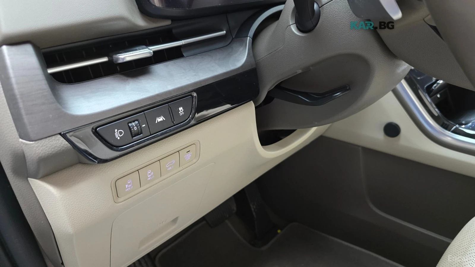 Kia Carnival DIESEL* SIGNATURE* 7 SEATER* ОБДУХ* ПАНО*  , снимка 11 - Автомобили и джипове - 55929150