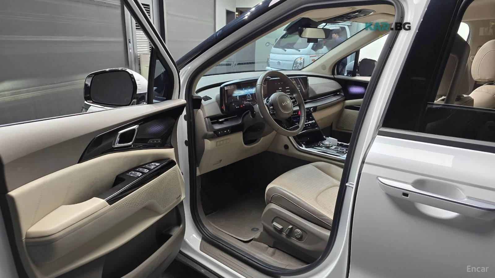 Kia Carnival DIESEL* SIGNATURE* 7 SEATER* ОБДУХ* ПАНО*  , снимка 7 - Автомобили и джипове - 55929150