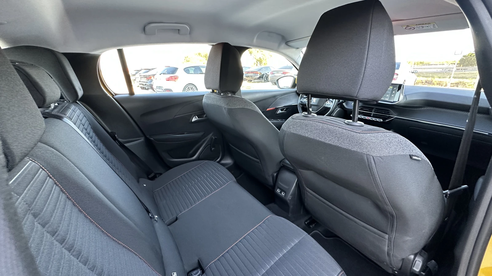 Peugeot 208 KEYLESS| ACTIVE PACK| NAVI, снимка 15 - Автомобили и джипове - 56118849
