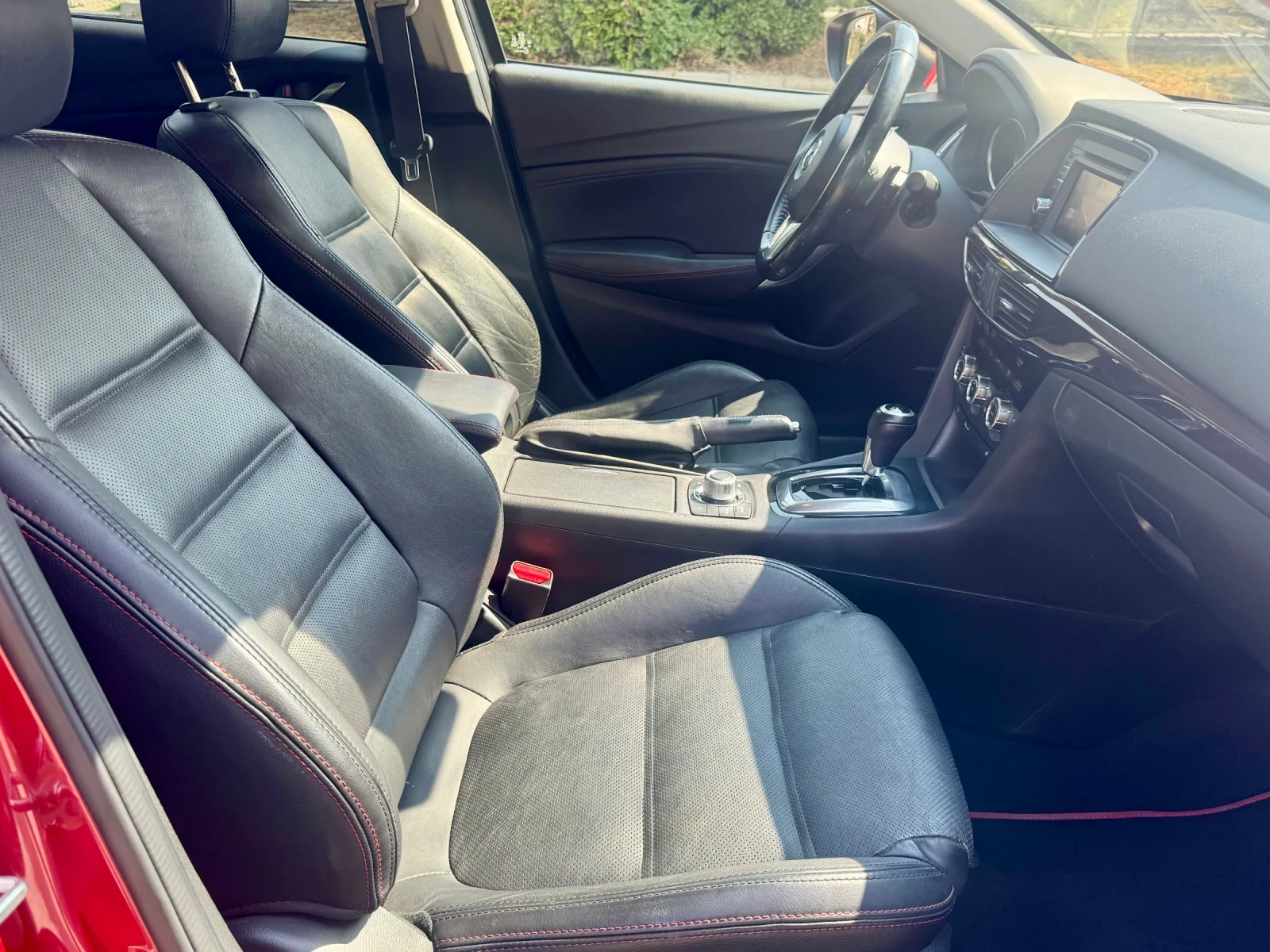 Mazda 6 2.2 D Exceed i-eloop, снимка 11 - Автомобили и джипове - 56403763