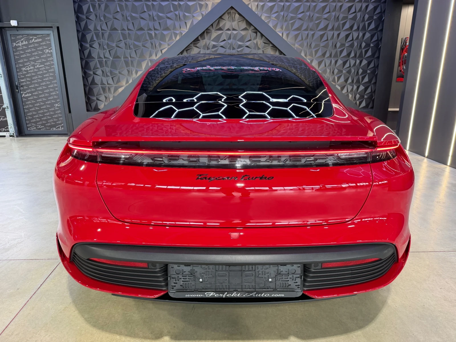 Porsche Taycan TURBO * FULL ������ * BOSE * �������� * �������� | Mobile.bg � ����������� 4