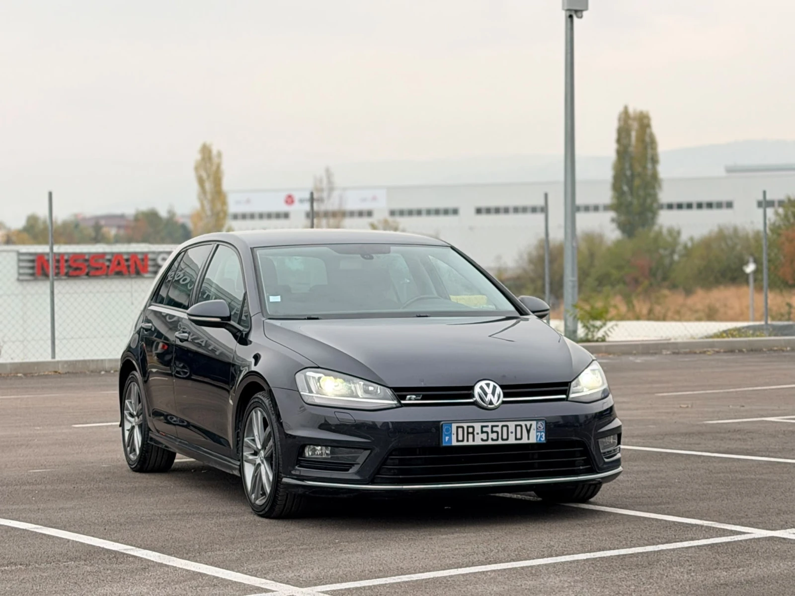 VW Golf 2.0TDI R-Line Автоматик Лизинг Уникредит по190евро