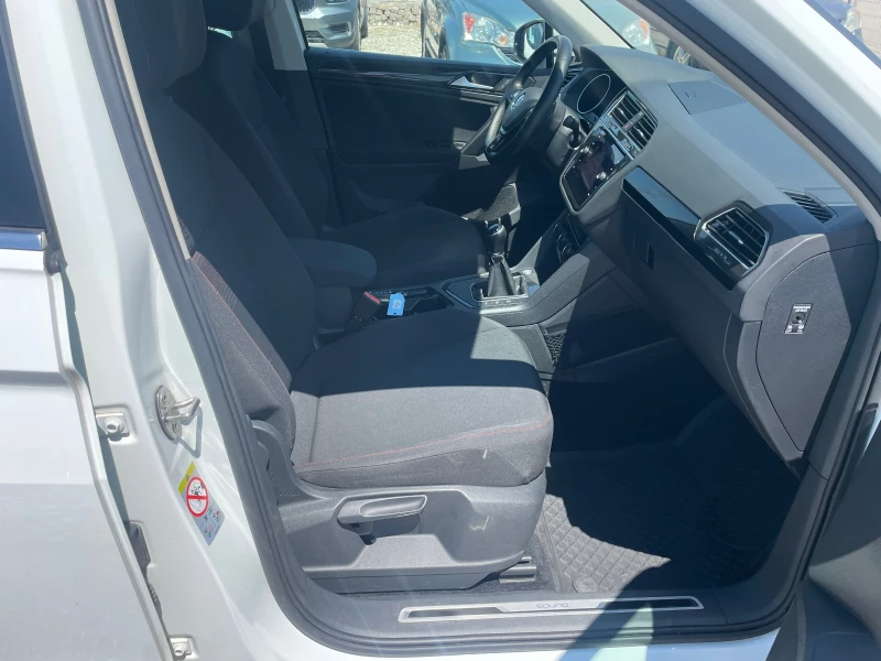 VW Tiguan 2.0TDI TOP, снимка 14 - Автомобили и джипове - 51016133