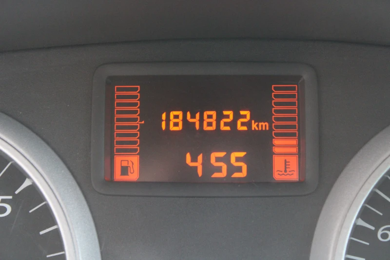 Dacia Duster 1.6 benzin/gas, снимка 16 - Автомобили и джипове - 51810281