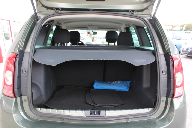 Dacia Duster 1.6 benzin/gas, снимка 9 - Автомобили и джипове - 51810281