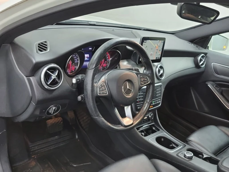 Mercedes-Benz GLA 250 * CARFAX * ФИНАНСИРАНЕ , снимка 9 - Автомобили и джипове - 52744924