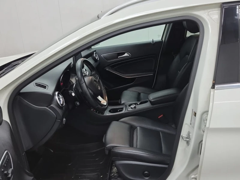 Mercedes-Benz GLA 250 * CARFAX * ФИНАНСИРАНЕ , снимка 5 - Автомобили и джипове - 52744924