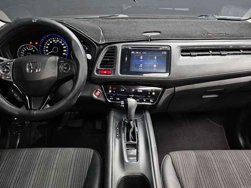 Honda Hr-v  1.8, снимка 13 - Автомобили и джипове - 56112317